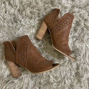Chestnut suede booties